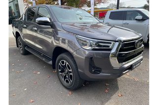 2023  Toyota Hilux SR5 Ute (Grey) Pre-Owned Car Thumbnail
