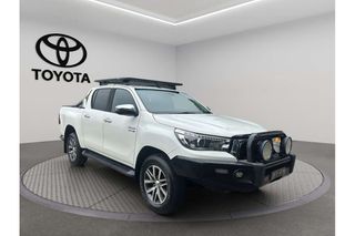 2020  Toyota Hilux SR5 Ute (White) Pre-Owned Car Thumbnail
