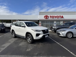 2024 Toyota Fortuner GX 2.8L T Diesel Automatic Wagon B239580 001 Wagon (Glacier White) Pre-Owned Car Thumbnail
