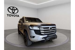 2023  Toyota Landcruiser Sahara SUV (Silver) Pre-Owned Car Thumbnail