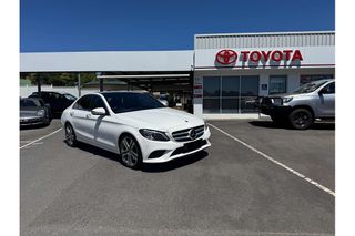 2019 Mercedes-Benz C300 Sedan (White) Pre-Owned Car Thumbnail