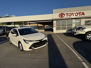 2018 Toyota Corolla Hatch Ascent Sport 2.0L Petrol Auto CVT 5 Door 4405540 001 5 Door Hatch (Glacier White) Pre-Owned Car Thumbnail