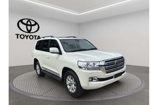 2019  Toyota Landcruiser Sahara SUV (White) Pre-Owned Car Thumbnail