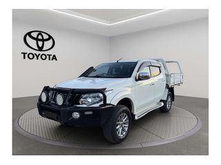 2017  Mitsubishi Triton GLS Ute (White) Pre-Owned Car Thumbnail
