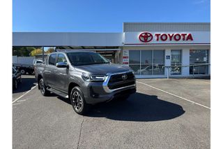 2022  Toyota Hilux SR5 Ute (Grey) Pre-Owned Car Thumbnail