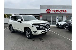 2024  Toyota Landcruiser VX SUV (White) Pre-Owned Car Thumbnail
