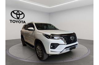 2025  Toyota Fortuner Crusade SUV (White) Pre-Owned Car Thumbnail