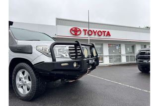 2010  Toyota Landcruiser Sahara SUV (Silver) Pre-Owned Car Thumbnail