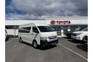 2017 Toyota Hiace Commuter Bus (White) Pre-Owned Car Thumbnail