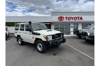 2023  Toyota Landcruiser Workmate SUV (White) Pre-Owned Car Thumbnail