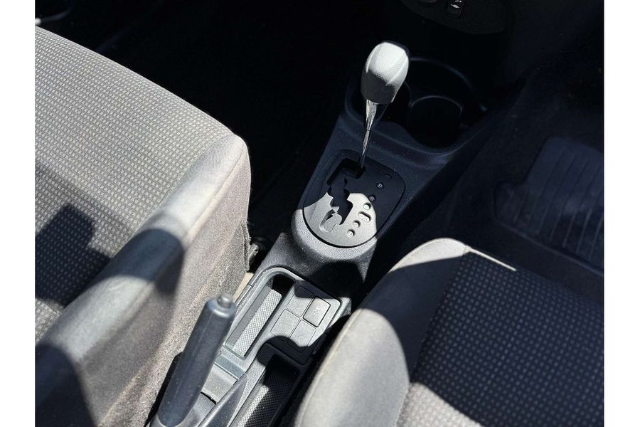 2015 Toyota Yaris ASCENT NCP130R MY15 Photo 15