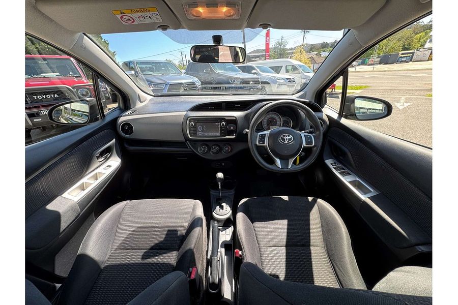 2015 Toyota Yaris ASCENT NCP130R MY15 Photo 17