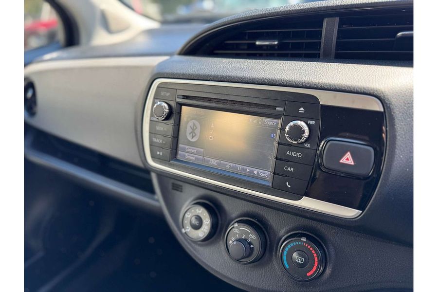 2015 Toyota Yaris ASCENT NCP130R MY15 Photo 13