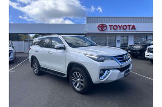 2016  Toyota Fortuner Crusade SUV (White) Pre-Owned Car Thumbnail