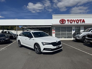 2022 SKODA SUPERB SPORTLINE (4x4) 4D WAGON (White) Pre-Owned Car Thumbnail